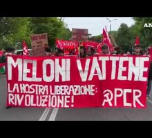 Primo Maggio a Torino, al corteo slogan contro governo e guerra#ansa #news