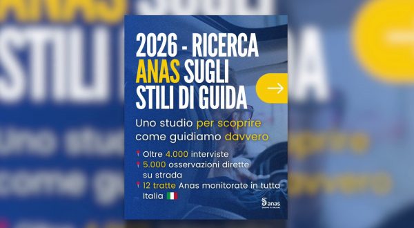 Anas, soltanto 4 italiani su 10 utilizzano correttamente il cellulare al volante