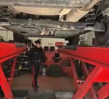 Droga nascosta nel doppiofondo dell'auto, 39enne arrestato a Roma