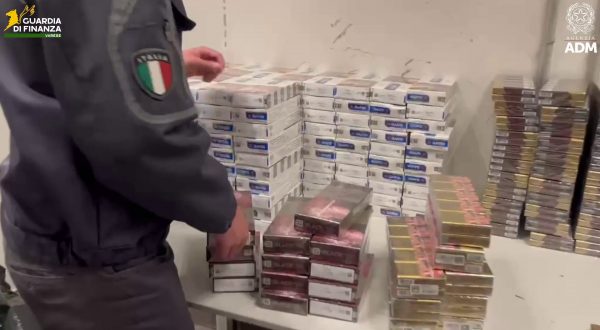 Varese, finora nel 2026 Gdf sequestra 2.563 kg di tabacco di contrabbando