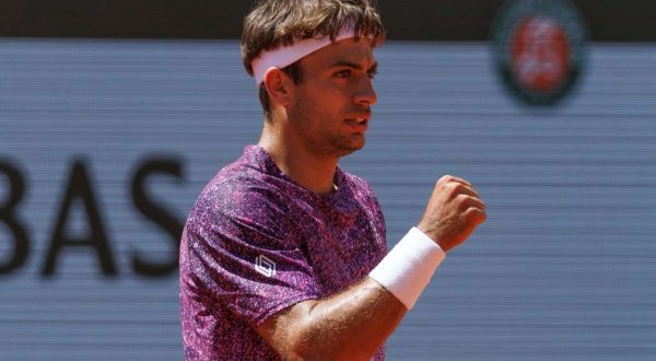 Cobolli ai quarti del Roland Garros, Svajda ko in quattro set