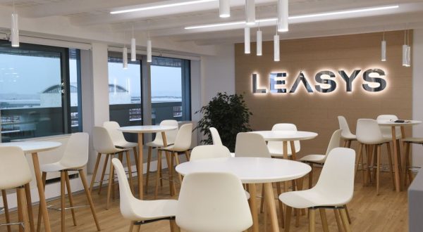 Leasys accelera sulla mobilità flessibile, digitale e servizi al centro