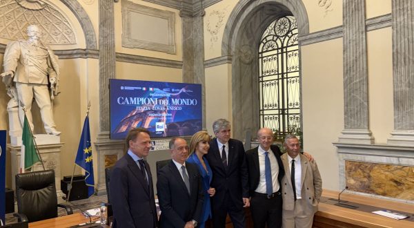 All’Arena di Verona “Campioni del mondo – Italia loves Unesco” con 100 delegati