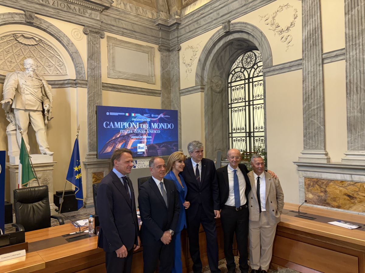 All&rsquo;Arena di Verona &ldquo;Campioni del mondo &ndash; Italia loves Unesco&rdquo; con 100 delegati