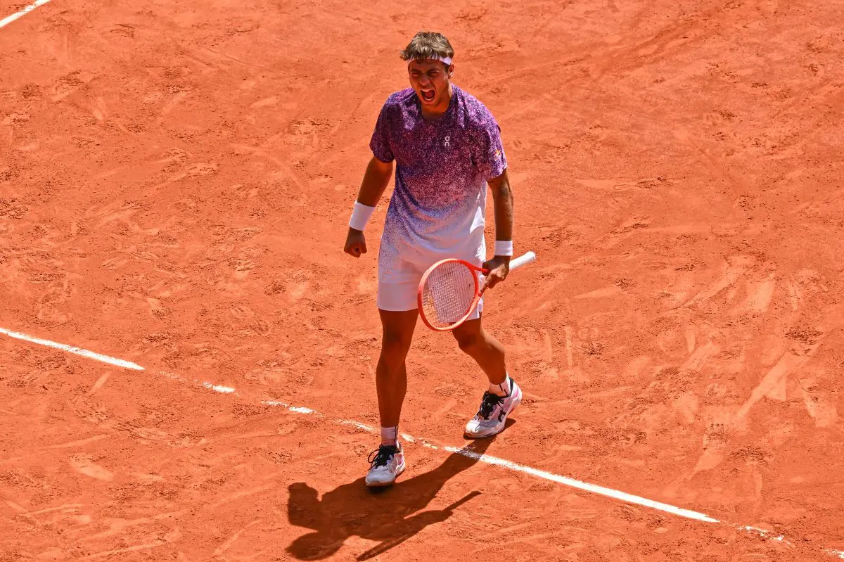 Cobolli in semifinale al Roland Garros, l&rsquo;Italia avr&agrave; un finalista a Parigi
