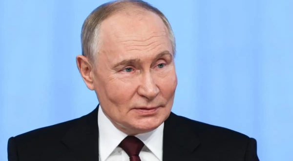 Putin “In Ucraina avanziamo, ma siamo pronti ad una soluzione pacifica”
