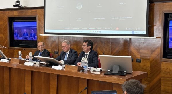 Spazio, presentati gli Stati generali al Mimit. Urso: “Italia protagonista”