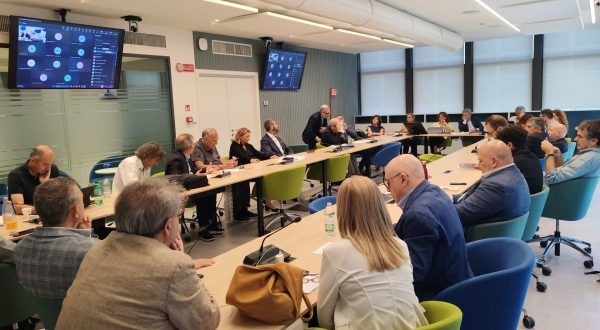 Accordo per il rinnovo del contratto dei ministeri, aumenti medi mensili 160 euro