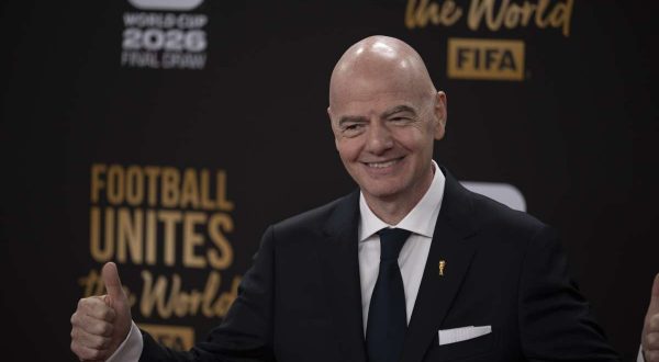 Infantino alla vigilia dei Mondiali “Non c’è una favorita, felice per l’Iran”