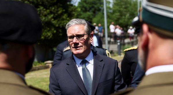 Starmer &ldquo;Intercettata petroliera della flotta ombra russa nella Manica&rdquo;