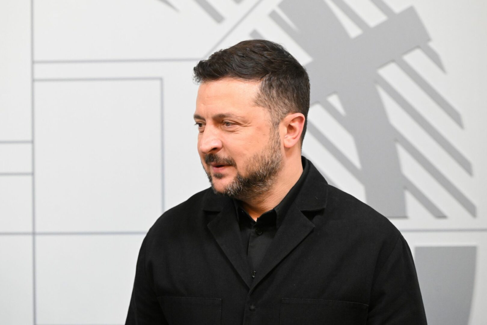 Zelensky &ldquo;Sentito Trump per auguri, abbiamo discusso di pace&rdquo;. Anche Putin chiama il tycoon
