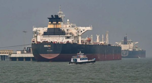 Raggiunto accordo preliminare Iran-Usa, venerdì la firma a Ginevra