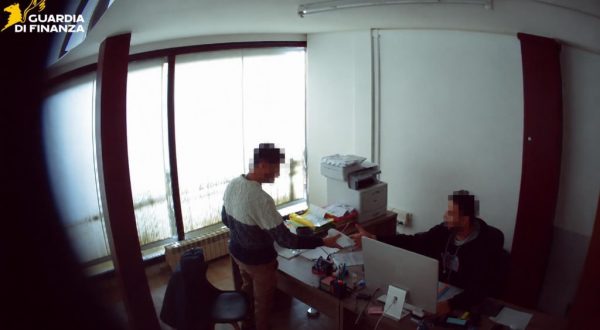 Scoperta maxi frode fiscale da 200 milioni in Lombardia, 8 arresti