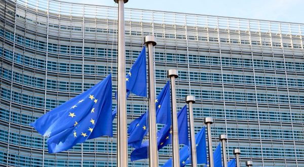 Ue, ultimo giorno consultazione su tabacco e nicotina: in 70.000 si sono espressi