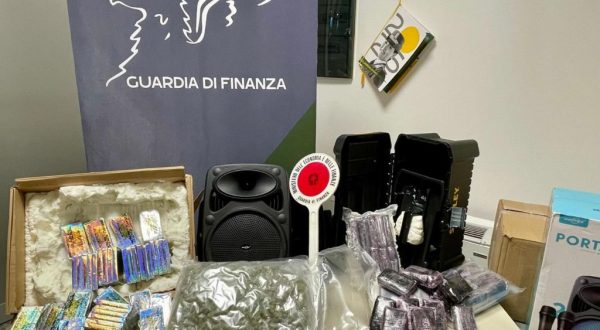 Droga dalla Spagna tra cassa acustica e attrezzi, sequestro per 6 kg a Genova