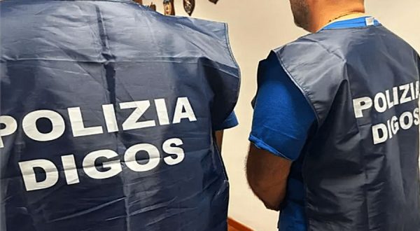 Materiale jihadista e manuali per fabbricare armi, arrestato 16enne