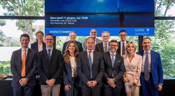 Intesa Sanpaolo-Luiss, cresce l’AI nelle imprese ma la formazione non è adeguata