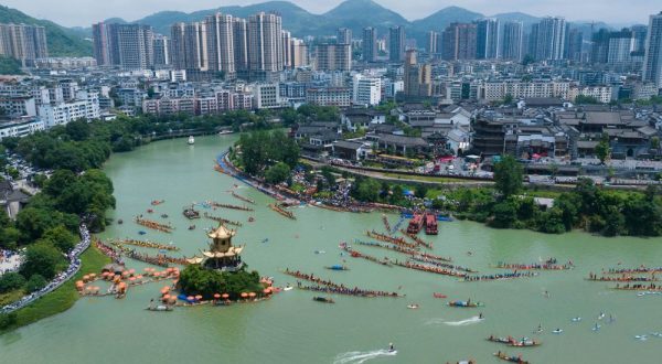 Cina, previsti 83 mln di spostamenti in treno per il Dragon Boat Festival