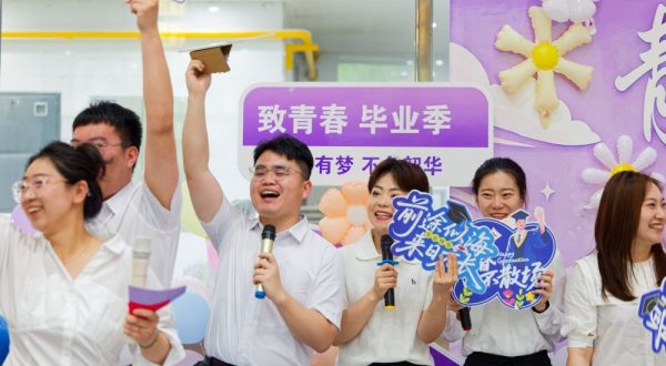 La Cina prepara una strategia per dare priorità all’occupazione