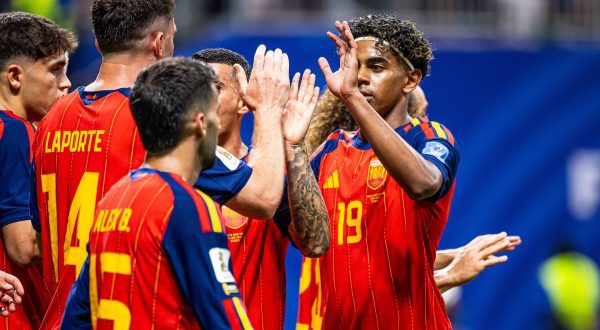 Yamal sblocca la Spagna, Arabia Saudita travolta 4-0