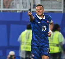Pioggia e fulmini non fermano la Francia, Iraq al tappeto per 3-0