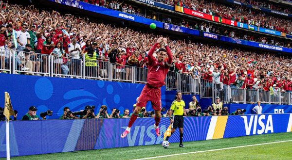 Doppietta storica di Ronaldo, il Portogallo travolge l&rsquo;Uzbekistan 5-0