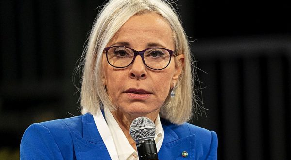 Farmindustria, Aleotti “No a competizione tra stabilimenti italiani e indiani”