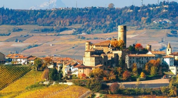 Turismo, da Airbnb 836 milioni di impatto economico nei piccoli comuni nel 2025