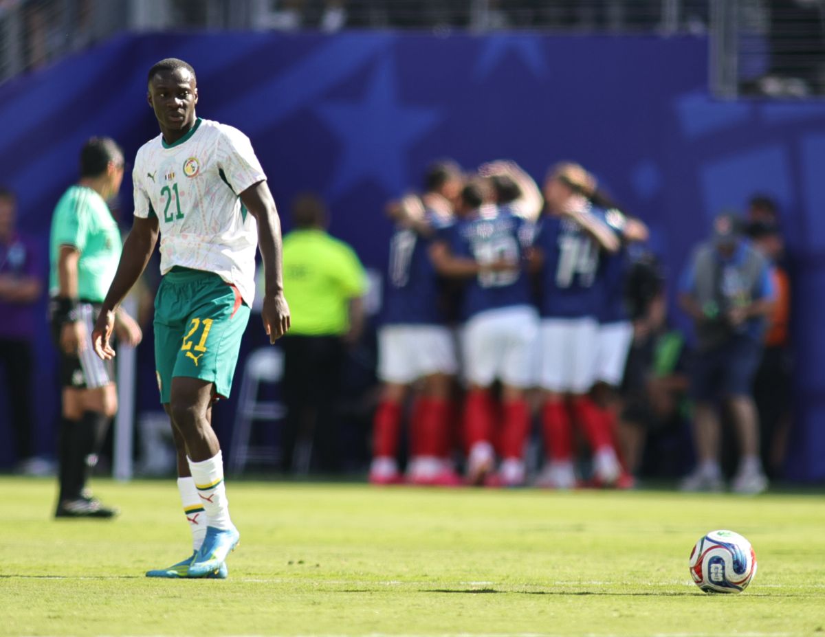 Il Senegal travolge 5-0 l&rsquo;Iraq e spera nei sedicesimi