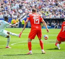 Show Dembel&egrave; contro una Norvegia rimaneggiata, Francia prima nel girone