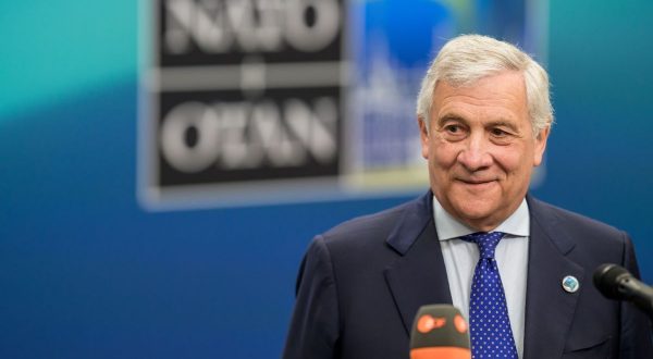 Tajani “Noi a schiena dritta con gli Usa, saremo a Villa Taverna a testa alta”