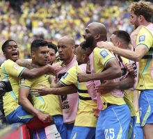 Il Brasile rimonta e batte il Giappone al 95&prime;, Ancelotti vola agli ottavi