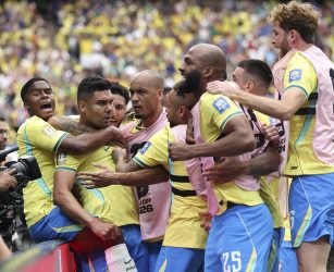 Il Brasile rimonta e batte il Giappone al 95&prime;, Ancelotti vola agli ottavi