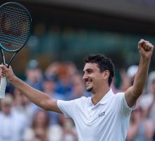 Sonego al secondo turno di Wimbledon, eliminato Arnaldi