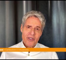 Claudio Baglioni rinvia il suo Tour al 2027 "Decisione dolorosa"