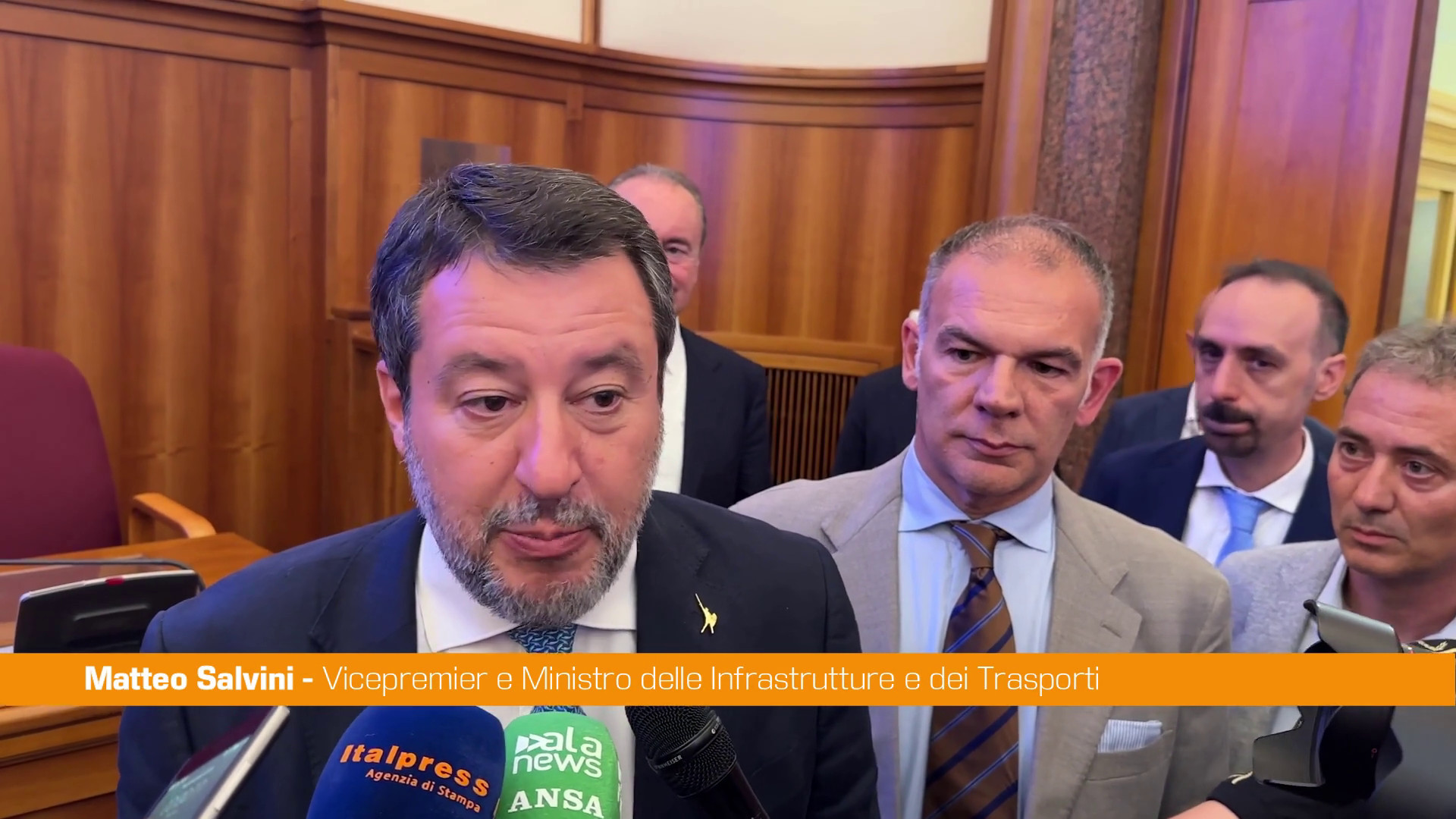 Salvini presenta spot a tutela dei bimbi in auto: "Il seggiolino &egrave; fondamentale"