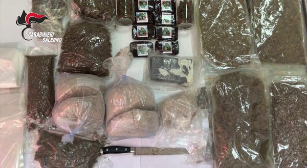 Arrestato a Salerno un uomo in possesso di oltre 10 kg di droga