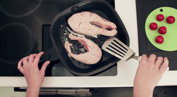 Dieta Mediterranea promossa dagli italiani, ma la spesa pesa sul carrello