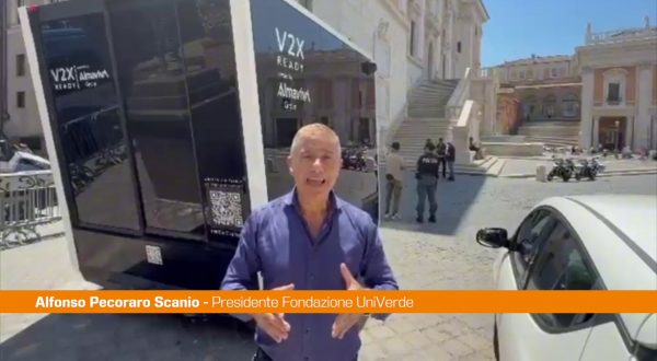 Mobilità elettrica, Pecoraro Scanio “Minibus Ecodigital accolto in Campidoglio”