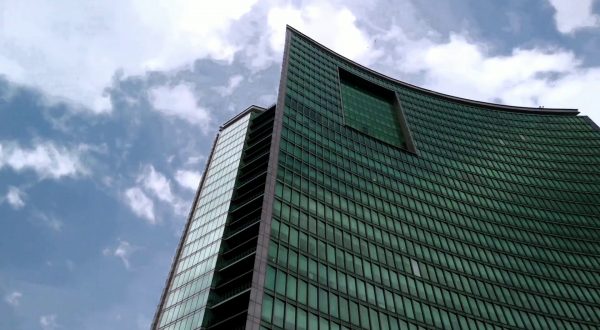 Intesa Sanpaolo lancia OPAS totalitaria su MPS