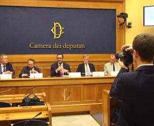 Science Calling, alla Camera il podcast che avvicina i cittadini alla ricerca