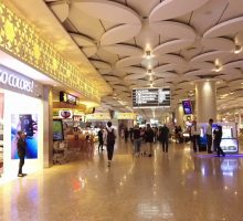 Turismo, i viaggiatori pi&ugrave; giovani spingono gli acquisti