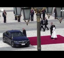 Papa Leone XIV accolto al Palazzo Reale di Madrid