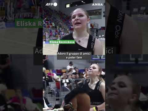 Praga, primo campionato europeo di Hobby Horsing: lo sport dei cavalli di stoffa virale sul web