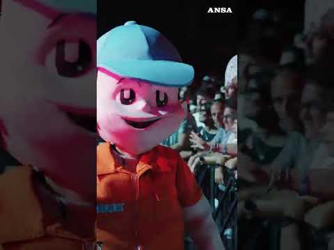 Con il FestivalMax e le hit degli anni d’oro, Pezzali si riprende gli stadi #ansa #news