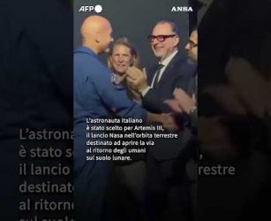Parmitano nell'equipaggio di Artemis, primo europeo a partecipare alla missione #ansa #news