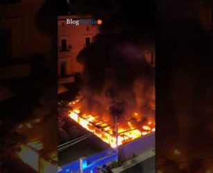 Incendio doloso alla Sicily By Car, ecco i danni