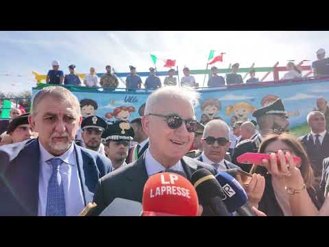 Inaugurazione di Villa Andersen a Caivano, il punto stampa del Sottosegretario Mantovano