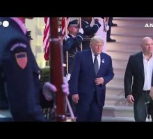 Trump arriva all'UFC Freedom 250 sul prato della Casa Bianca #ansa #news