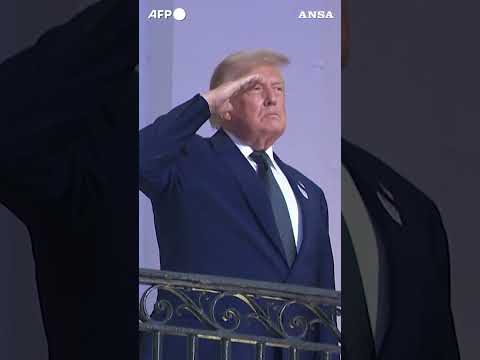 Festa alla Casa Bianca per gli 80 anni di Trump, l'incontro di arti marziali #ansa #news